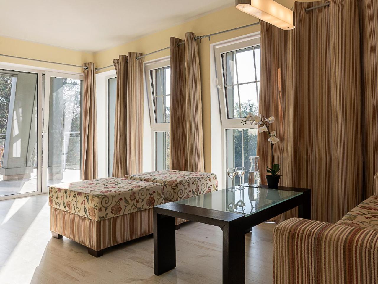Vacationclub - Rezydencja Bursztyn Apartament 31 Свиноуйсьце Экстерьер фото